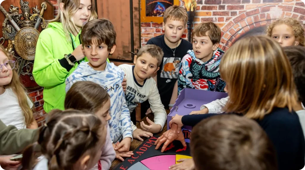 Діти грають у квест